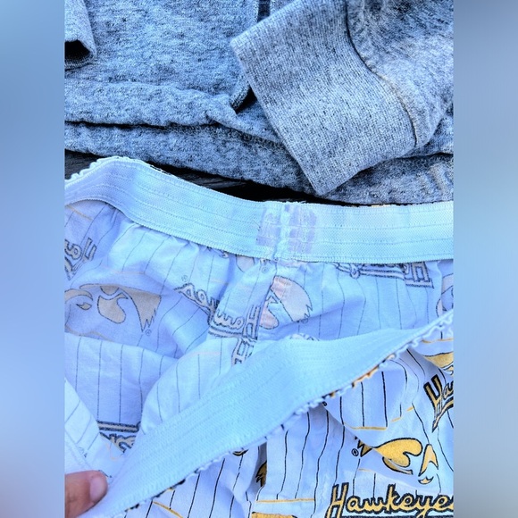 Gray Iowa Sweatshirt and Hawkeyes Shorts Set - Picture 3 of 4